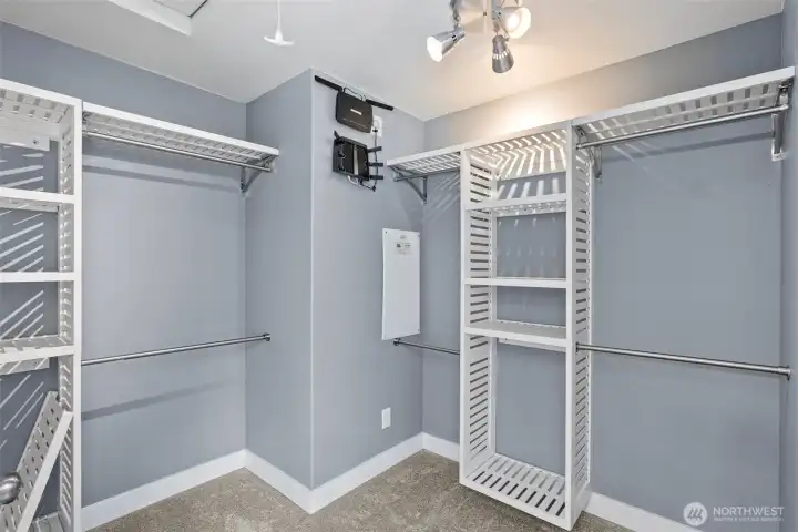 Primary suite walk-in closet