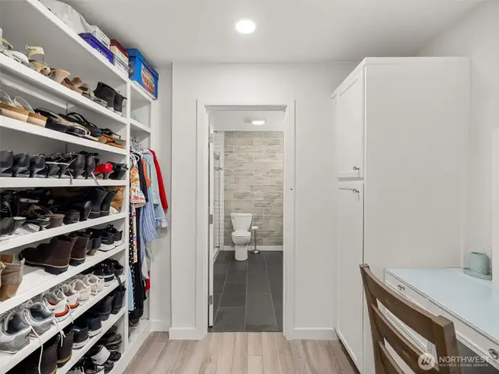 Vanity & Built Ins