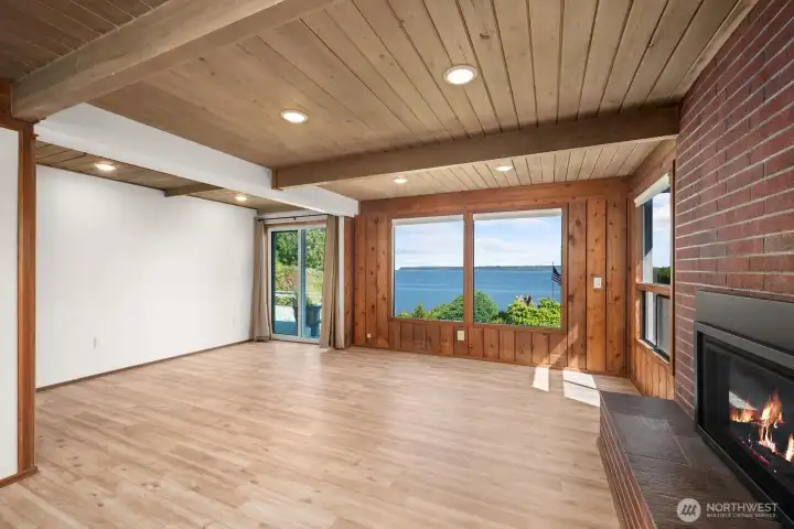 Living Room without staged furniture. Endless possibilities.