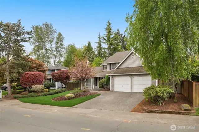 Gorgeous curb appeal