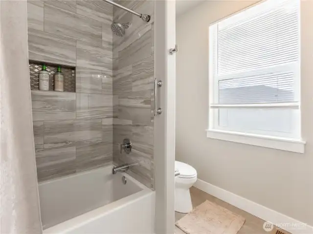 Porcelain Tiled Tub Surround