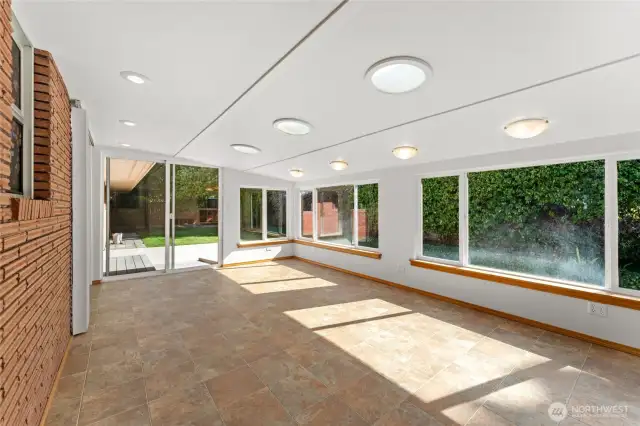 Enclosed sun room