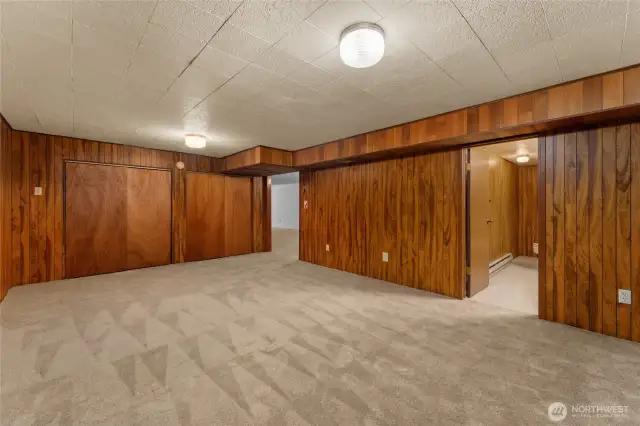 Bonus room has 1/2 bath