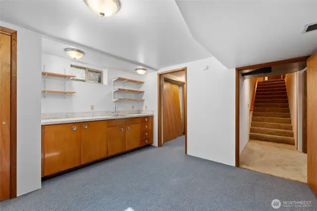 Wet bar