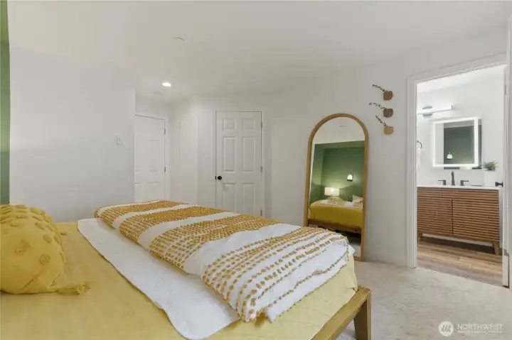 Walk in closet & dedicated bathroom