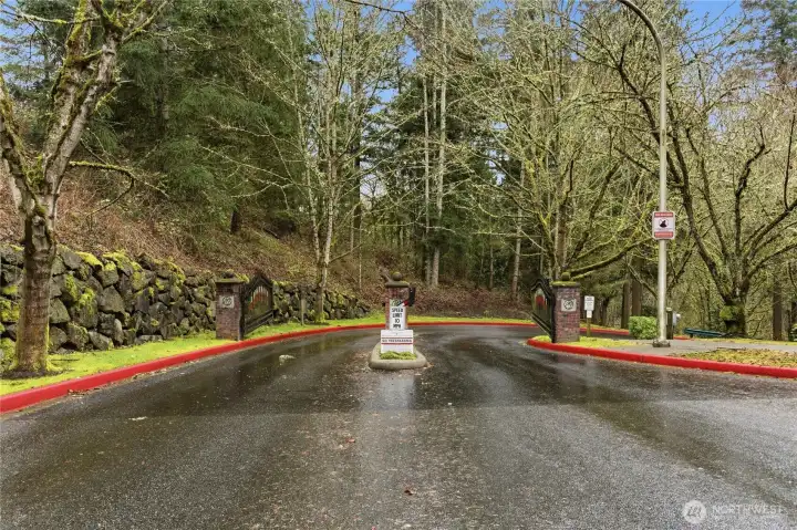 Secured access to neighborhood.