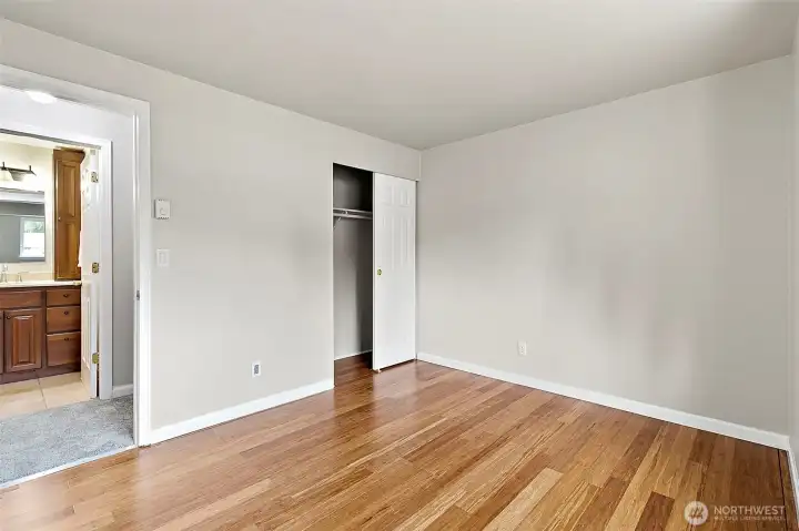 Large secondary bedroom