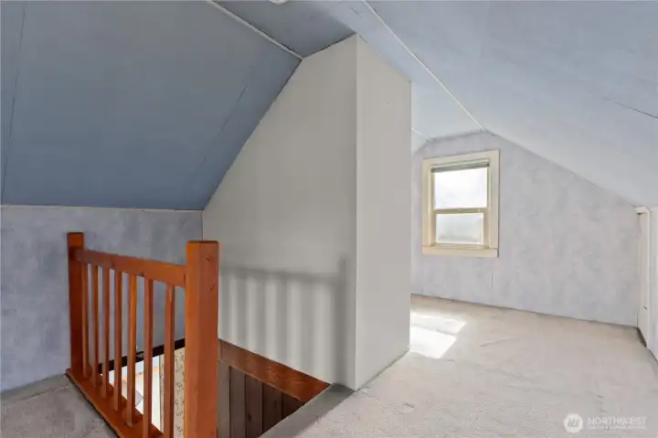 Can be used as an office or bedroom or both