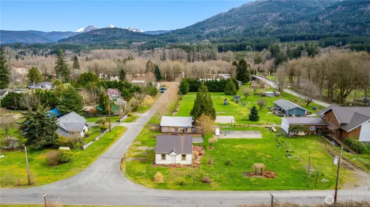A quiet and peaceful neighborhood.