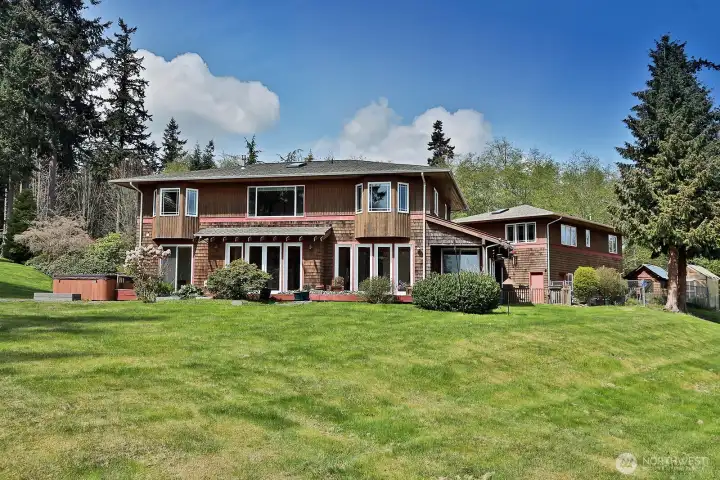 Spacious and commanding structures were sited to take in the views to the maximum!