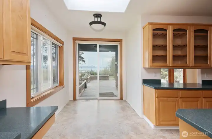 Slider to the back deck...