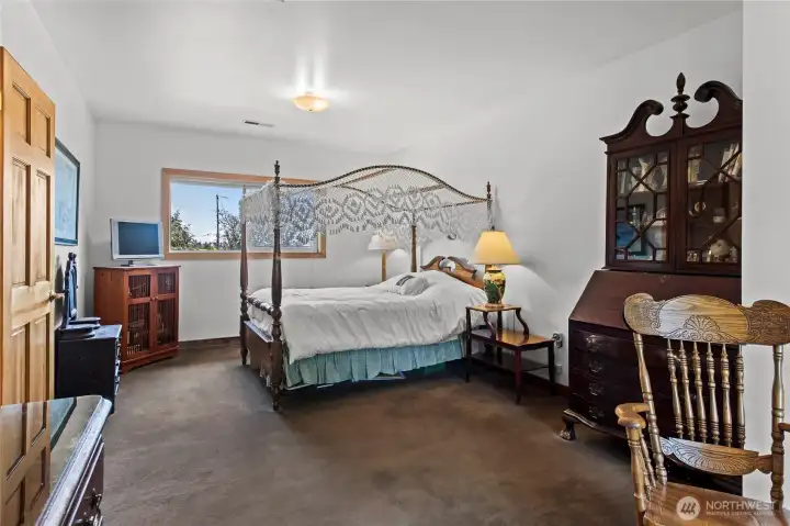 Upstairs bedroom with 3/4 bath