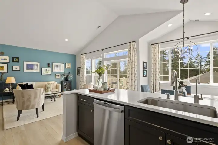 Just imagine sipping your morning coffee with all this beautiful light pouring in! Just imagine sipping your morning coffee with all this beautiful light pouring in!