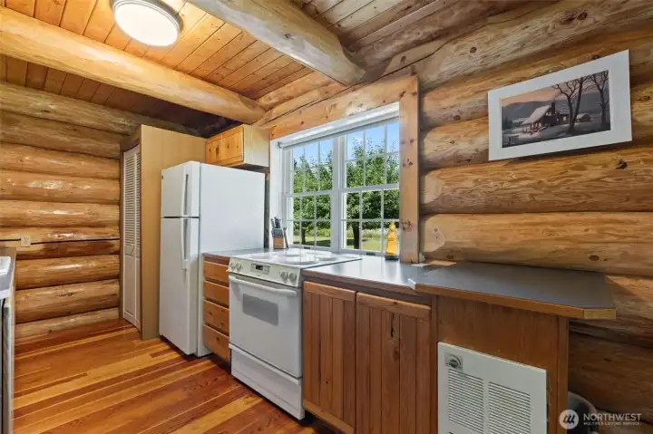 Kitchen bank with washer dryer at the end. Kitchen bank with washer dryer at the end.