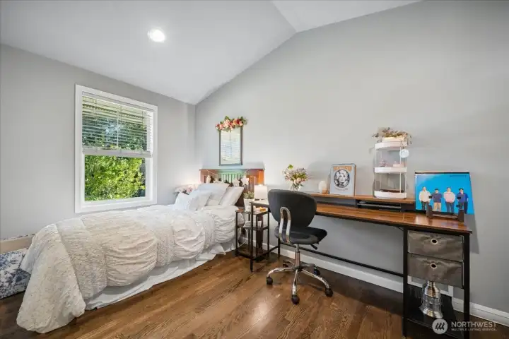 Office / 4th bedroom