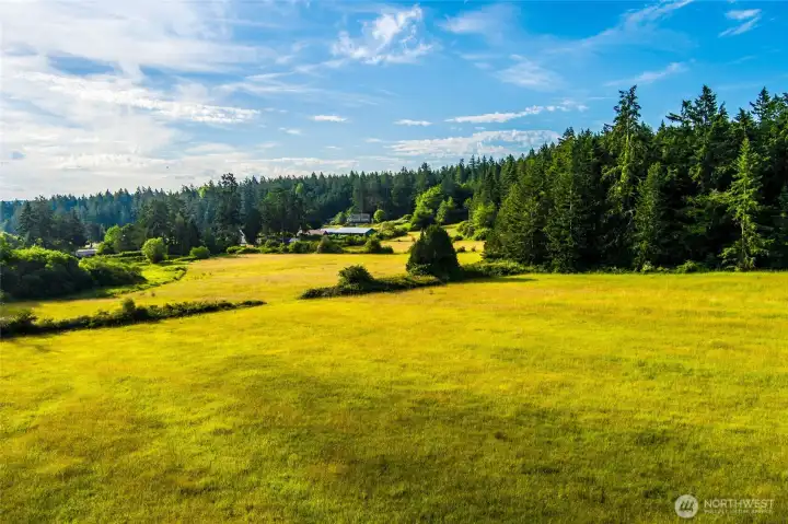 Level acreage