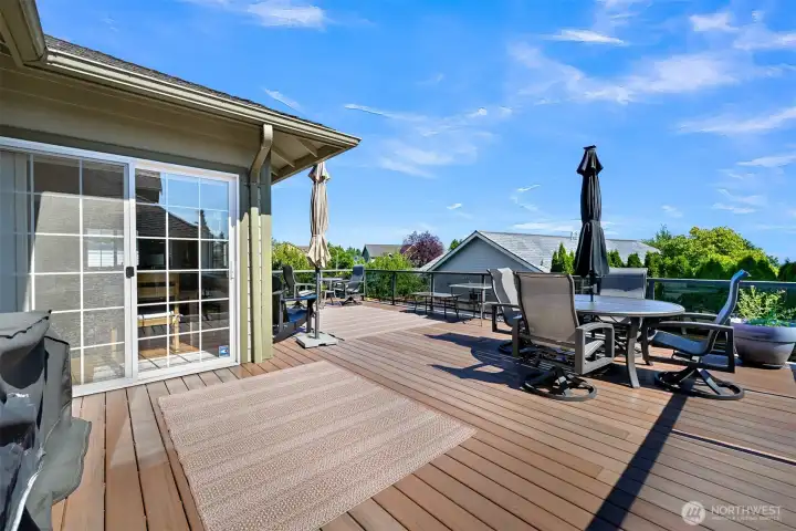 Massive back deck that wraps around the corner giving lots of space to BBQ, entertain and relax.
