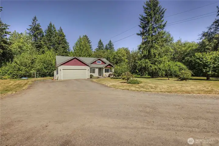 Ample parking for toys or guests. Ample parking for toys or guests.