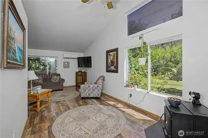 Beautiful new laminate floors throughout the home. Beautiful new laminate floors throughout the home.