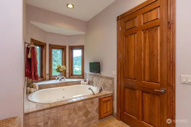 Primary Jetted Tub
