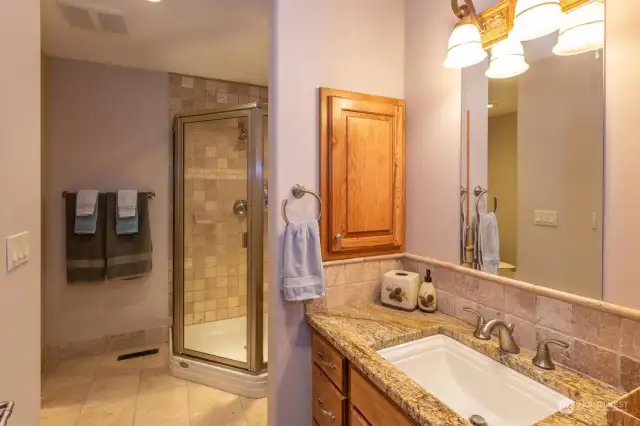 2nd Level Bathroom 2/Suite