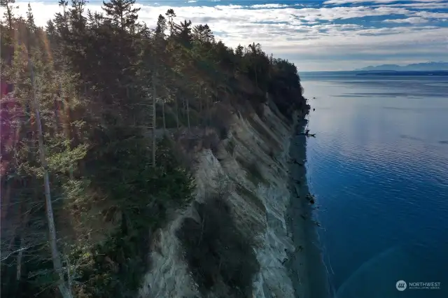 Highbank waterfront offers a unique and stunning vantage point.