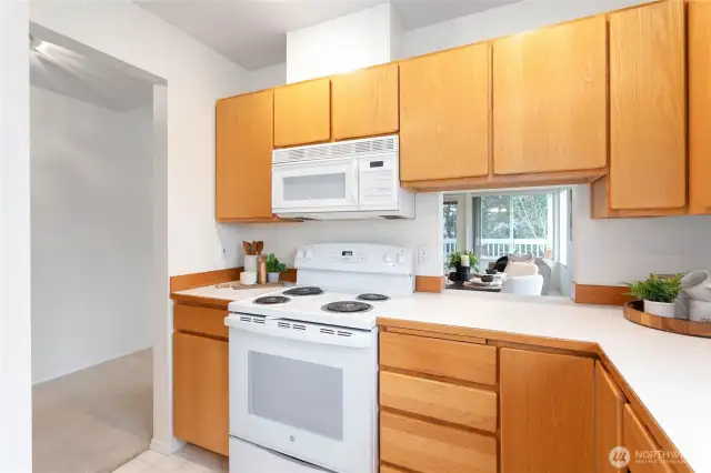 Clean and well kept condition kitchen.