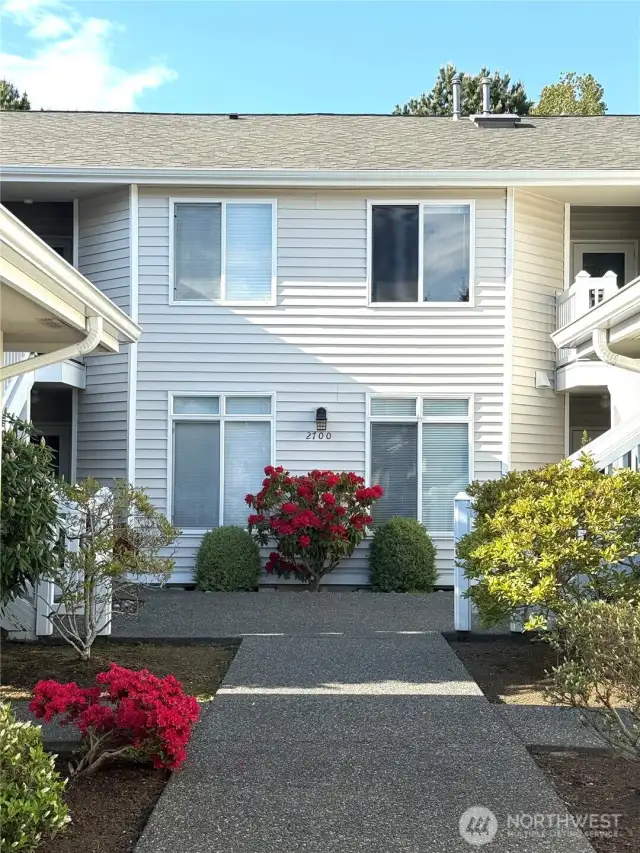 Entries to the units are from the personal garages.