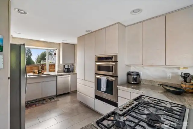 More Kitchen!