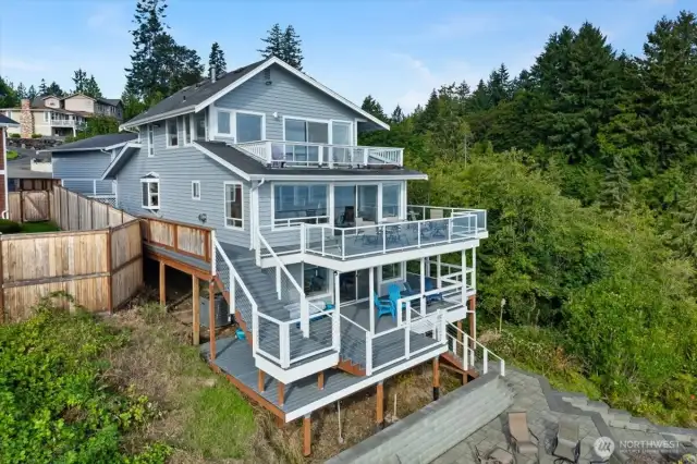 3 Levels of decks and covered patio!