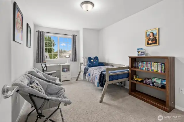 Bedroom 2: Upper Level