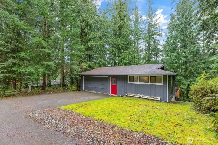 Tripple .5 acre lot and flat driveway