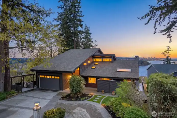 Gorgeous NW Contemporary