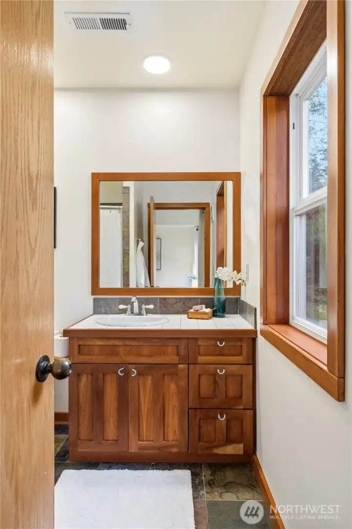 Guest bedroom with private 3/4 bathroom