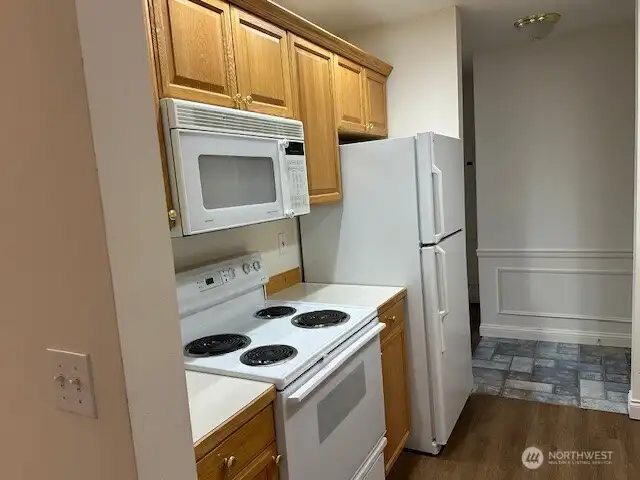 Kitchen range, microwave Fridge
