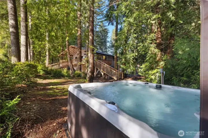 New and clean very large hot tub.