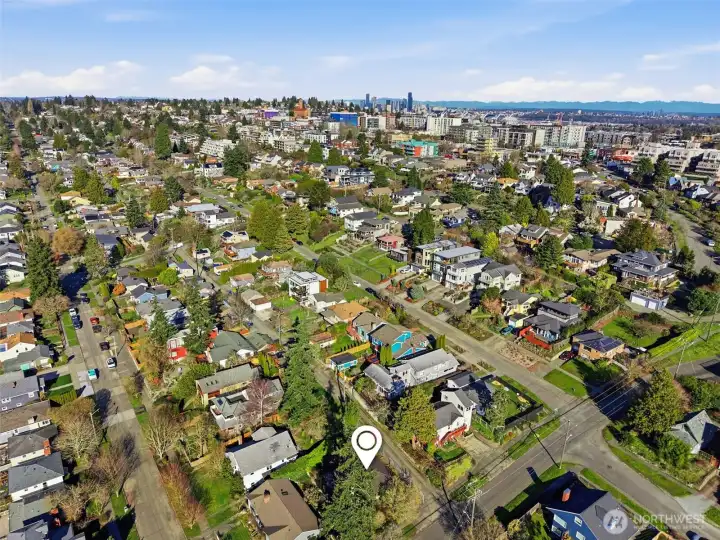 The Alaska Junction is close!  Just a 3 minute drive or 12 minute walk to Easy Street Records!