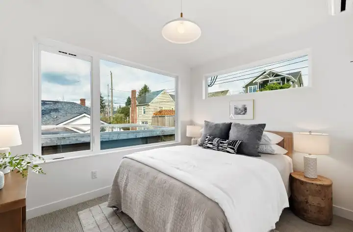 Second upstairs bedroom with en suite bathroom.
