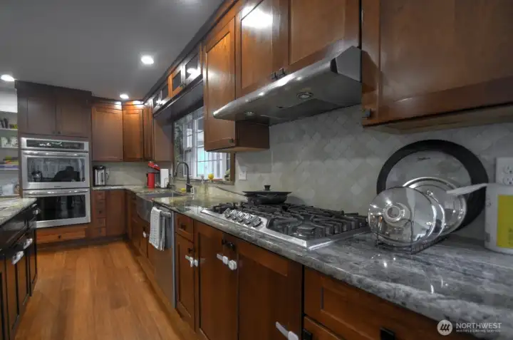 Gas range and double oven