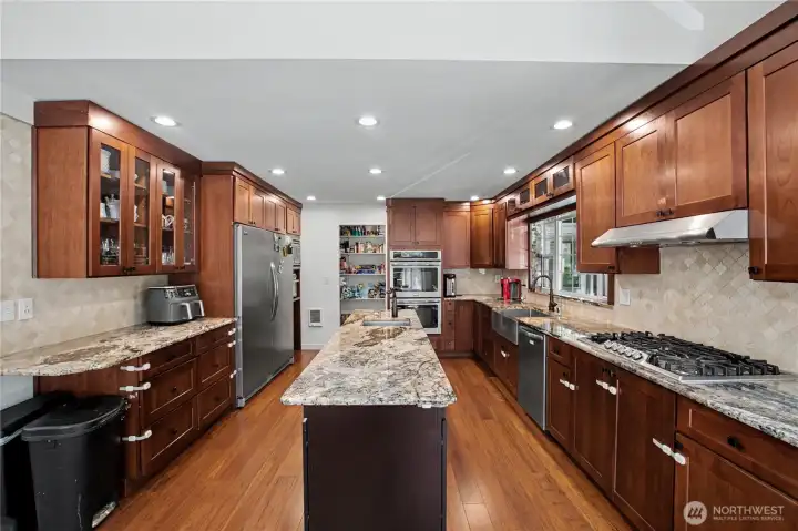 So much counter space and cabinet storage.