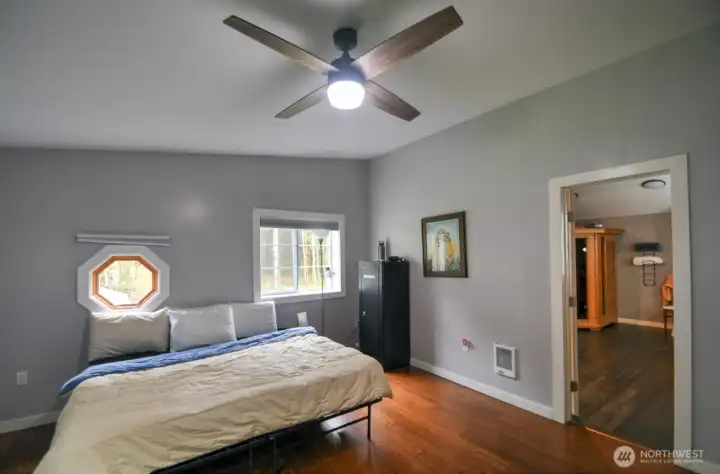 2nd Primary bedroom upstairs