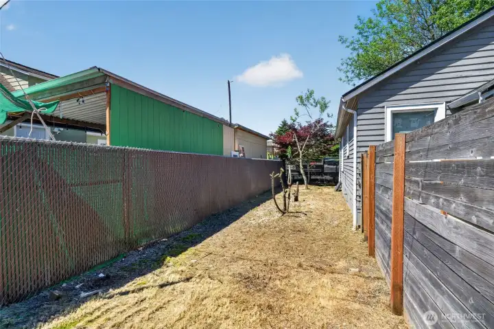 Fenced Side Yard