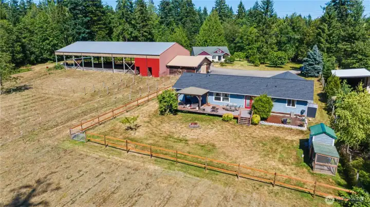 Beautiful 3 bedroom home with 2+ acres of pasture and woodland, 4 enormous stable, a heated oversized tack room, and a riding arena that dreams are made of! Beautiful 3 bedroom home with 2+ acres of pasture and woodland, 4 enormous stable, a heated oversized tack room, and a riding arena that dreams are made of!