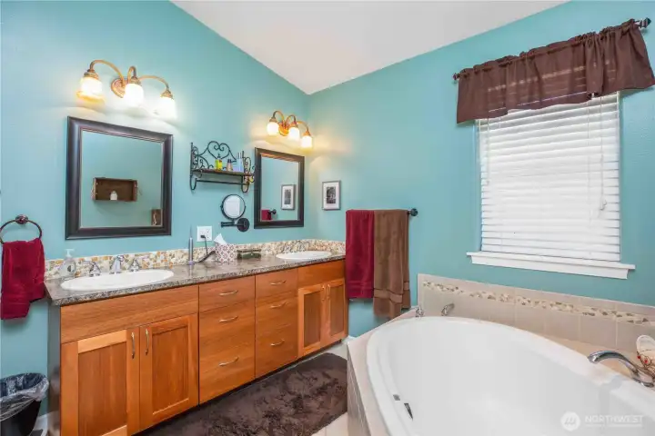 5 Piece primary bath. 5 Piece primary bath.