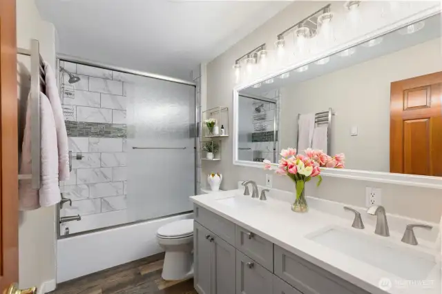 Bathroom on the main