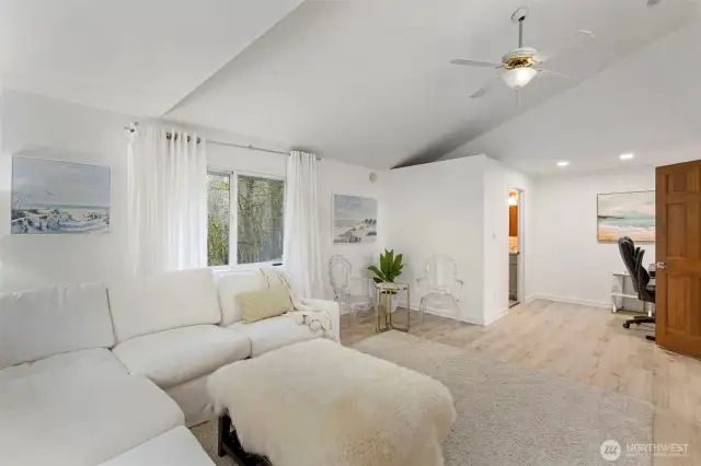Spacious bonus room