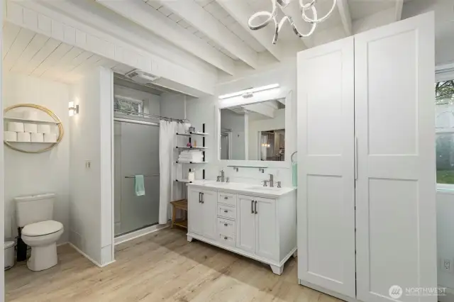Guests won't want to leave this luxe bath!