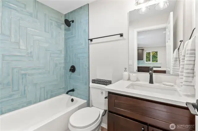Full Bath w/Custom Tile Shower Surround