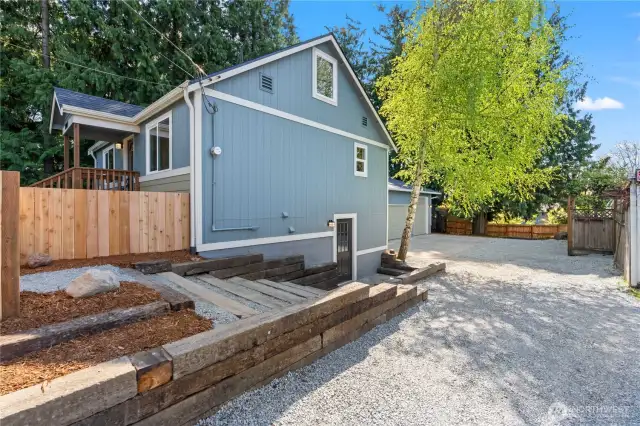 Driveway to the HUGE 3-Car Garage/Shop!