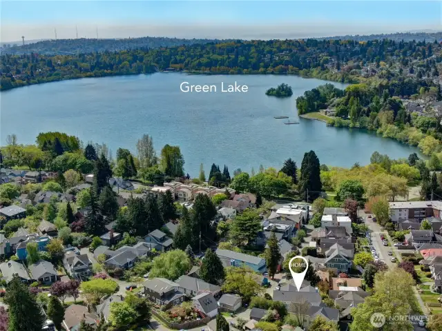 Located one block away from Green Lake and all the amenities is a fantastic lifestyle!